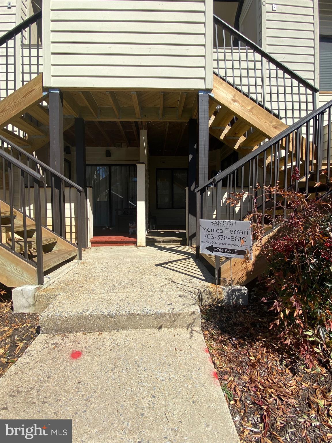 CHRISTOPHER COURT - Residential