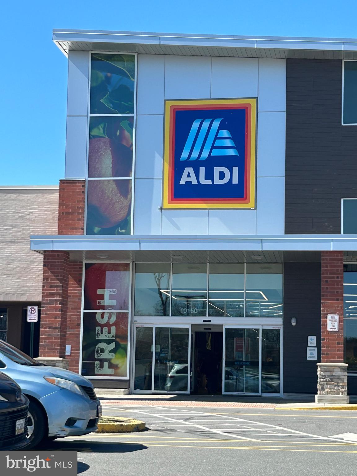 CHRISTOPHER COURT - Residential