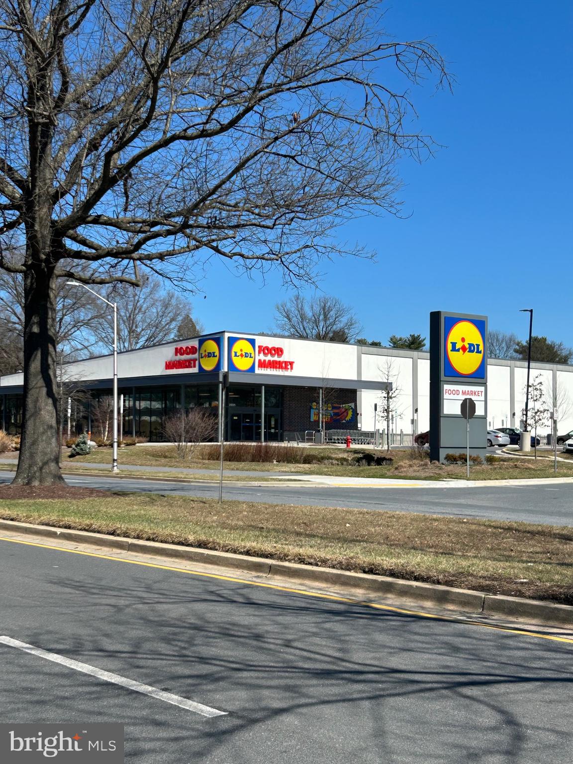 CHRISTOPHER COURT - Residential