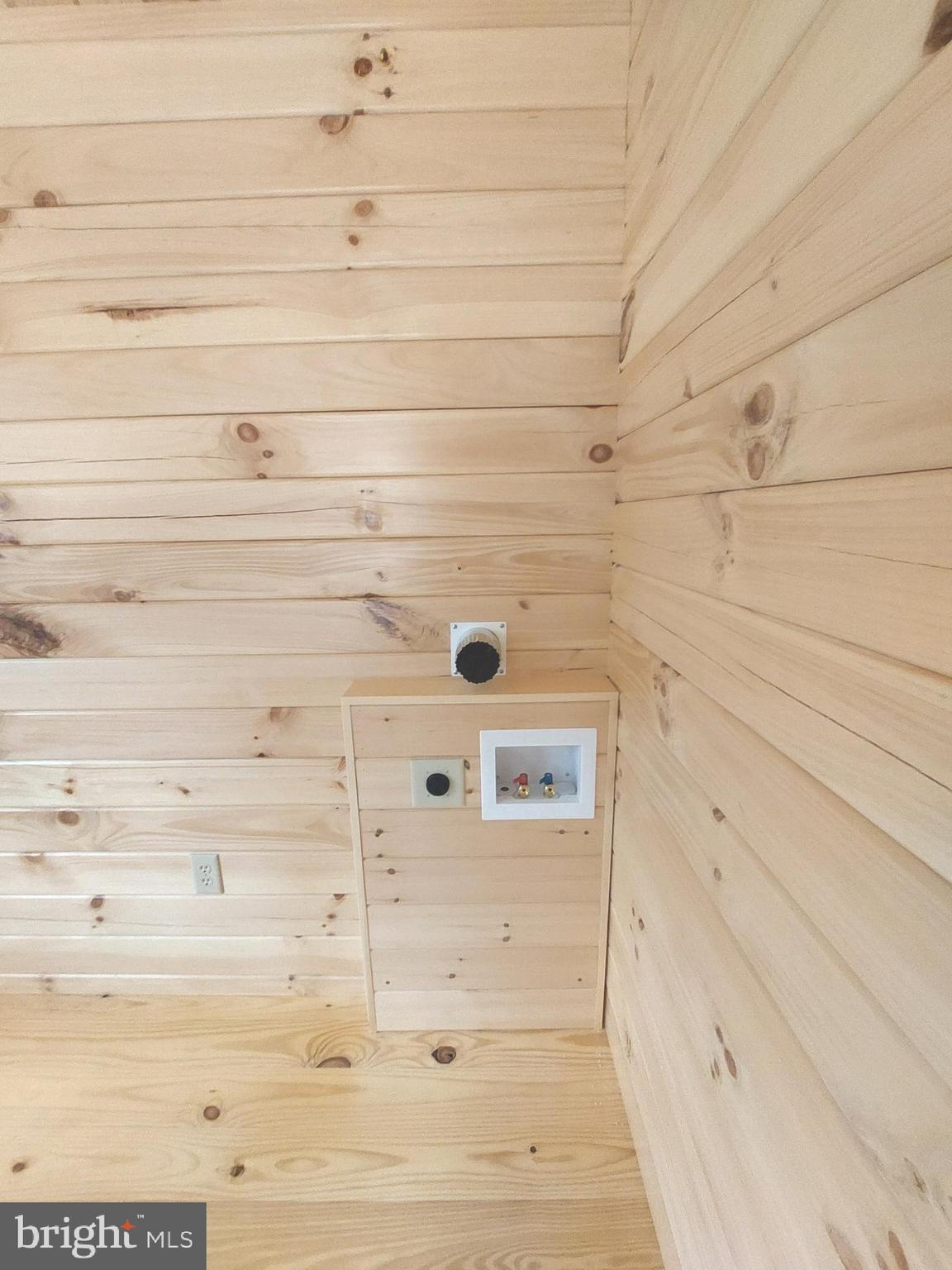 SOUTH POTOMAC FOREST - Residential