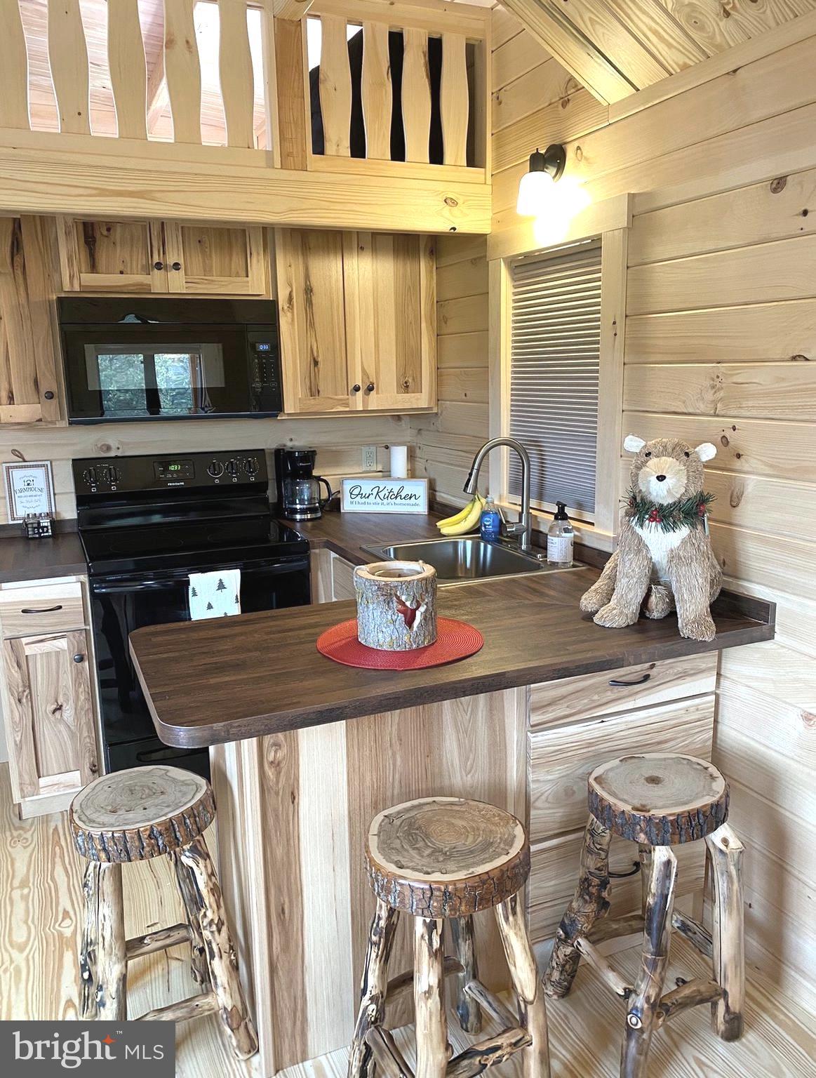 SOUTH POTOMAC FOREST - Residential