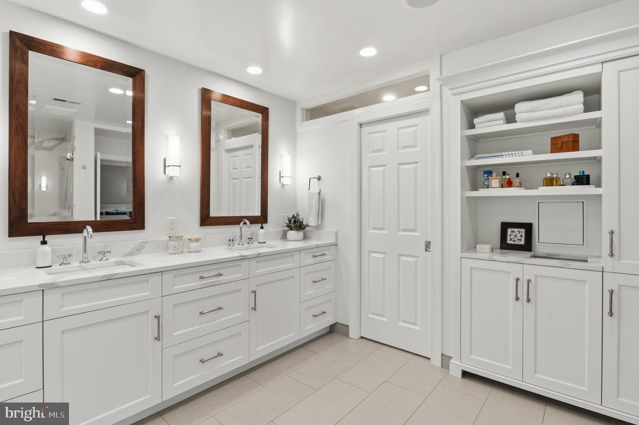 LANGLEY OAKS - Residential