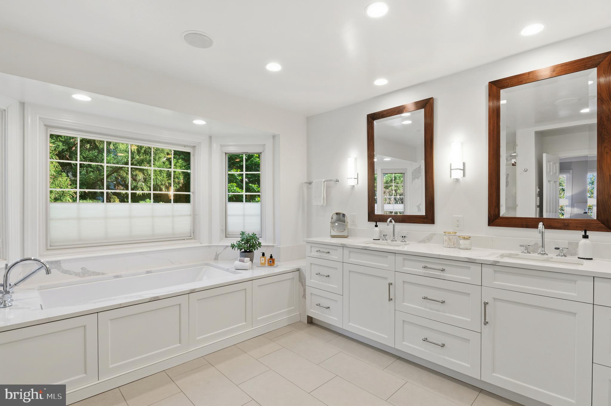 DODD MANOR - Residential