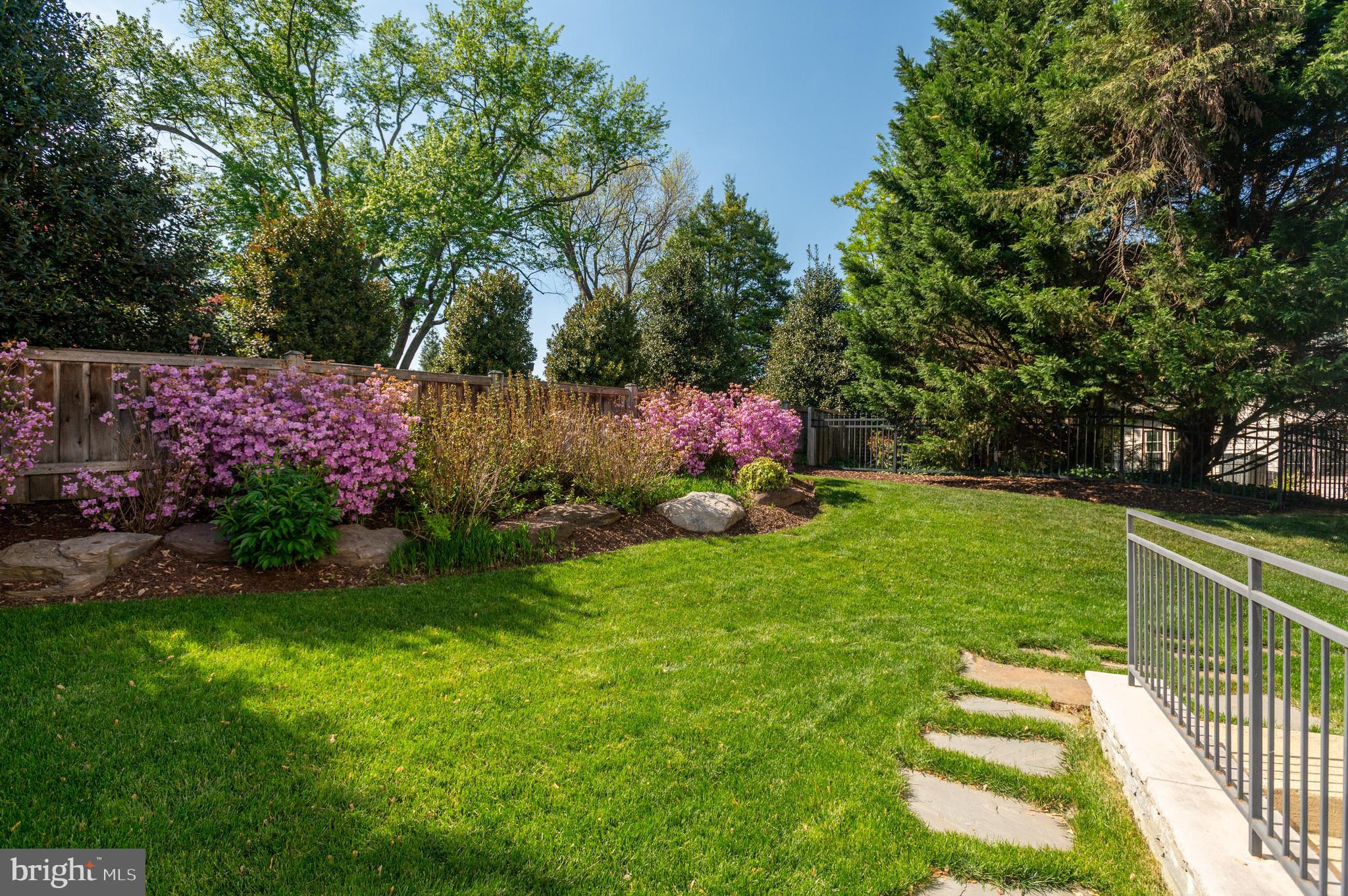 LANGLEY OAKS - Residential