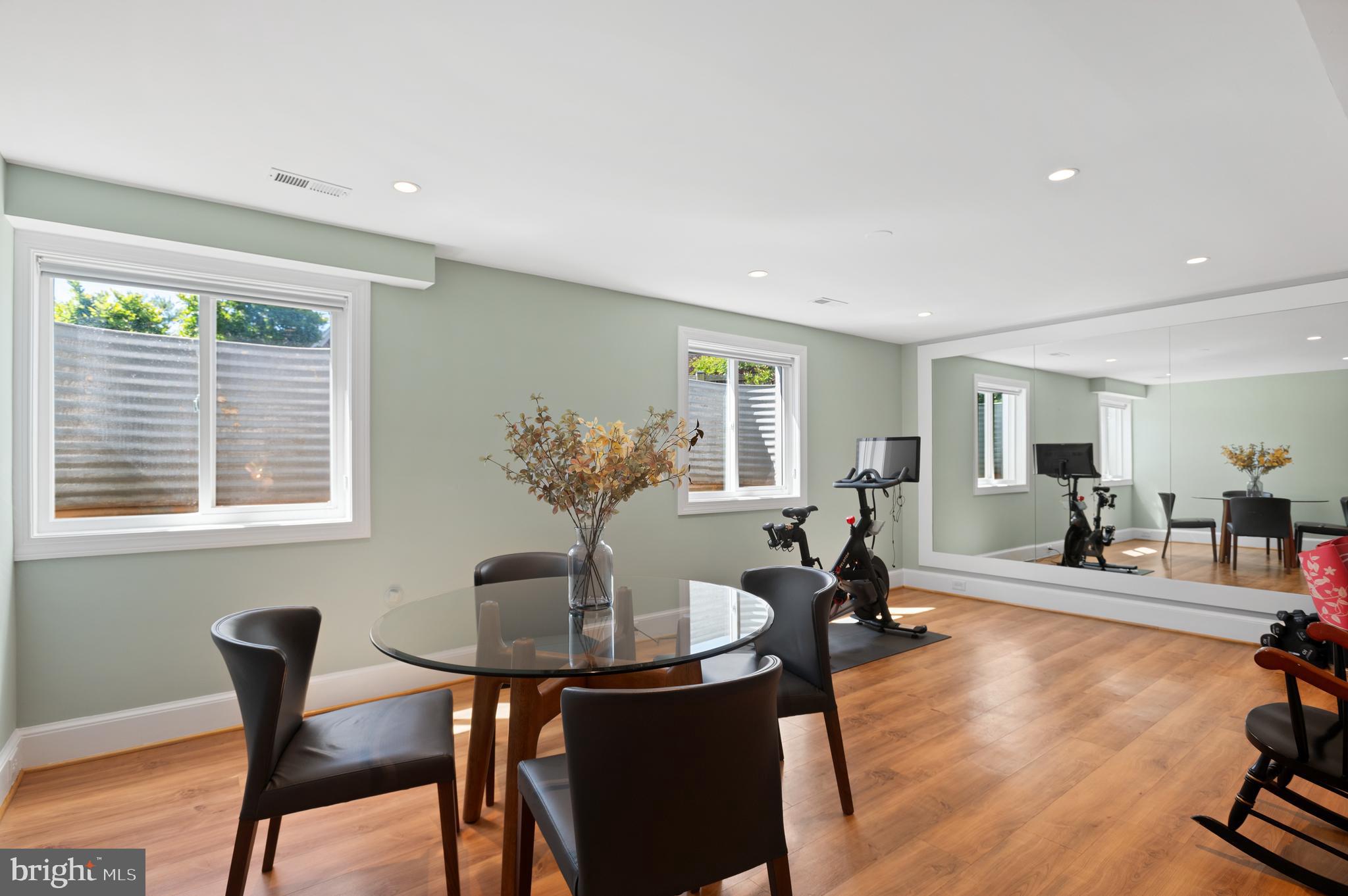 DODD MANOR - Residential