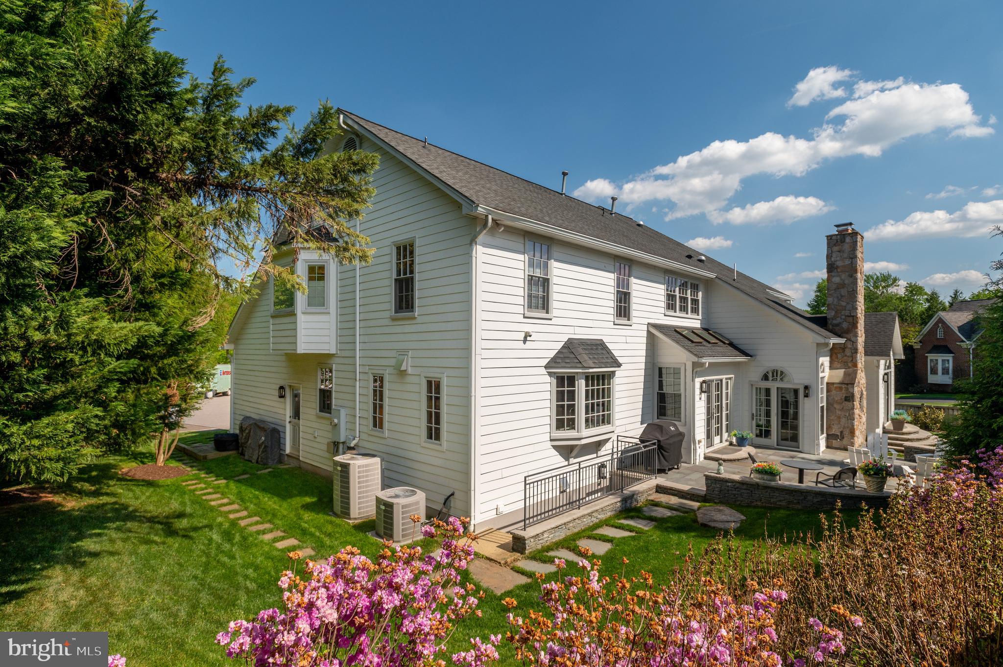 LANGLEY OAKS - Residential