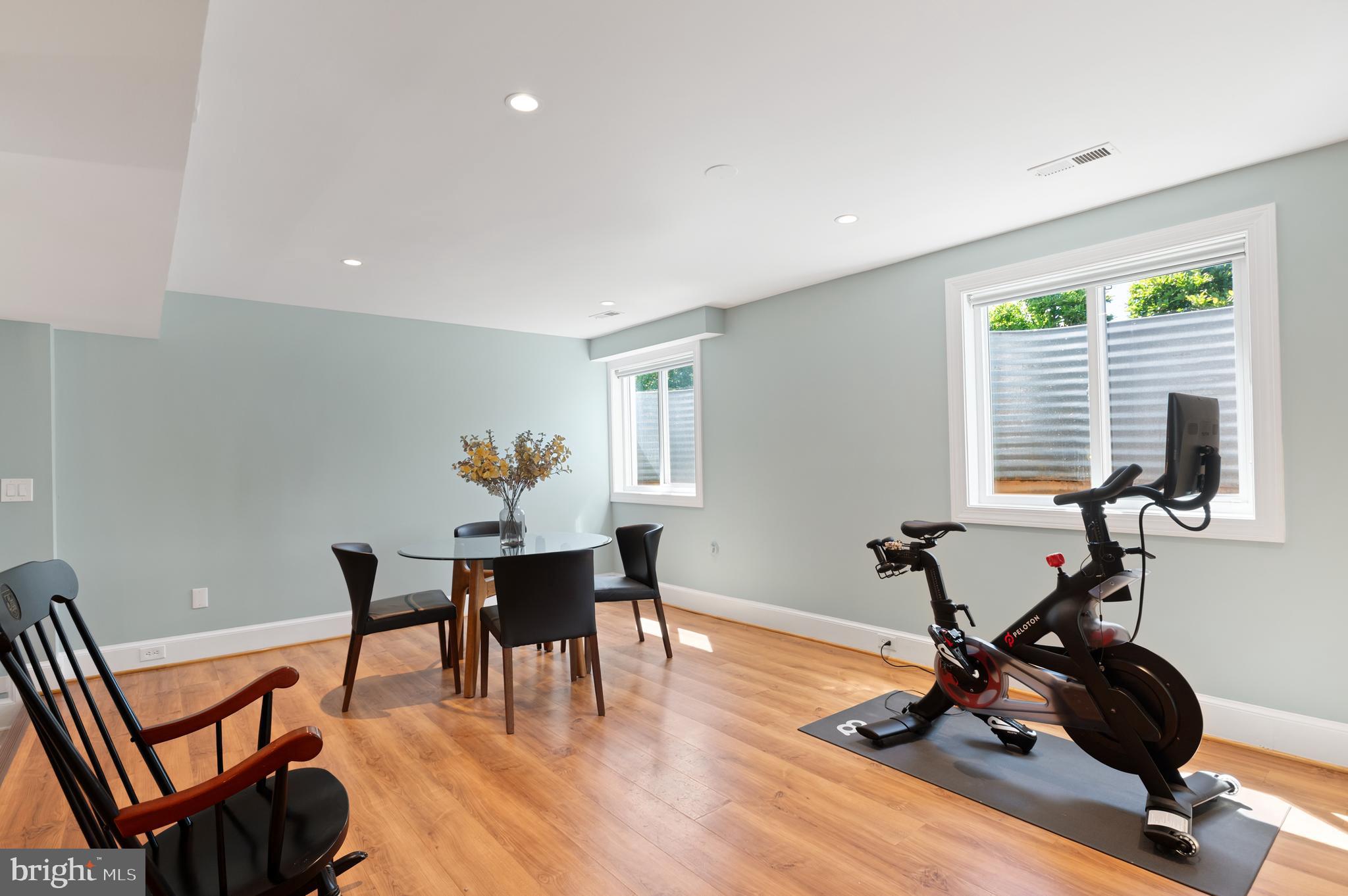 DODD MANOR - Residential
