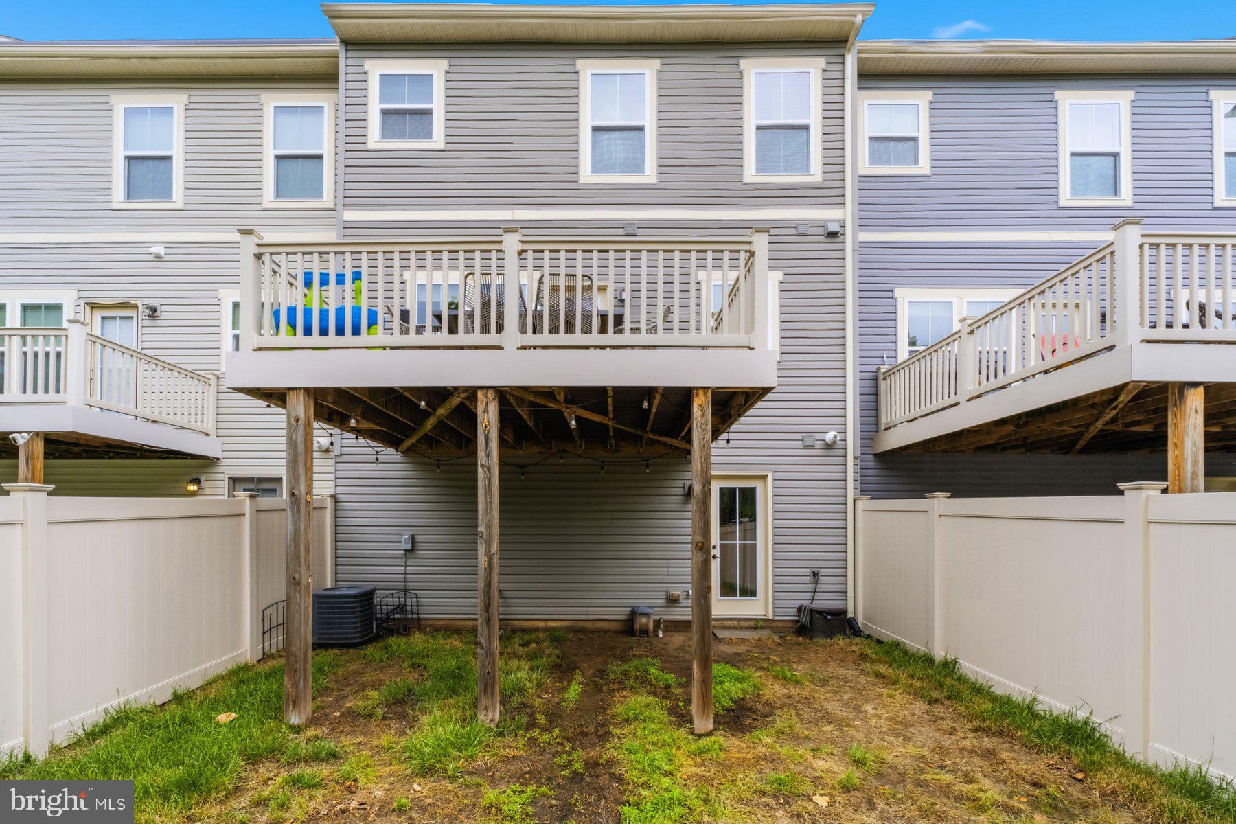 CREEKSIDE VILLAGE AT TANYARD SPRINGS - Residential