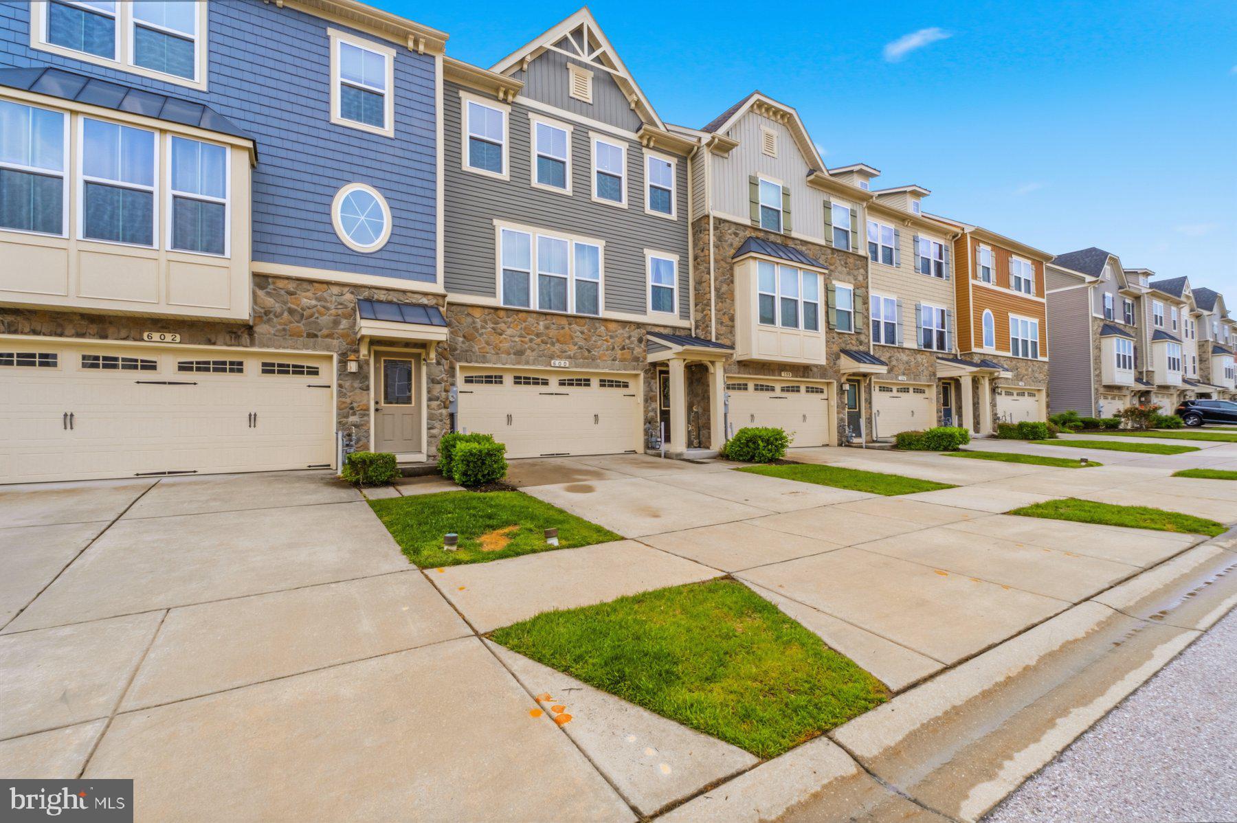 CREEKSIDE VILLAGE AT TANYARD SPRINGS - Residential