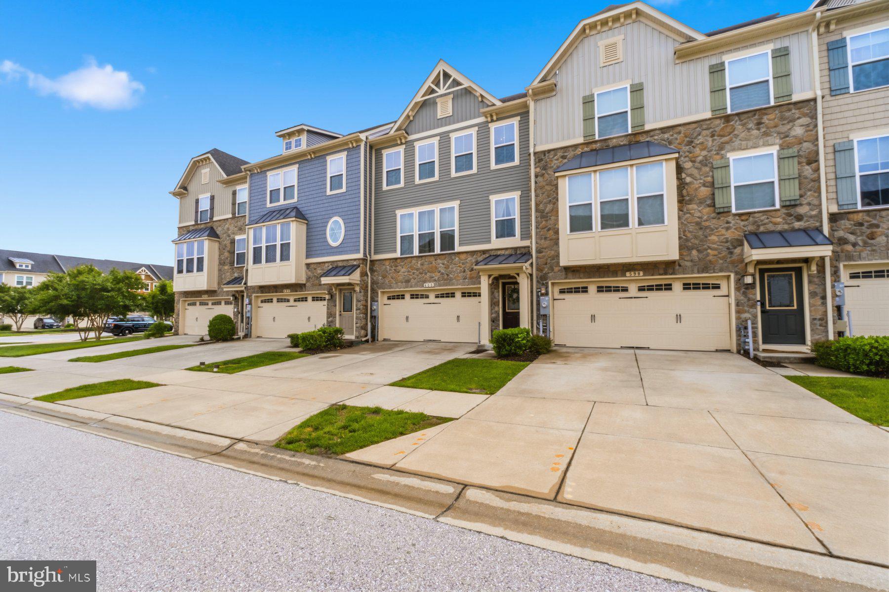CREEKSIDE VILLAGE AT TANYARD SPRINGS - Residential