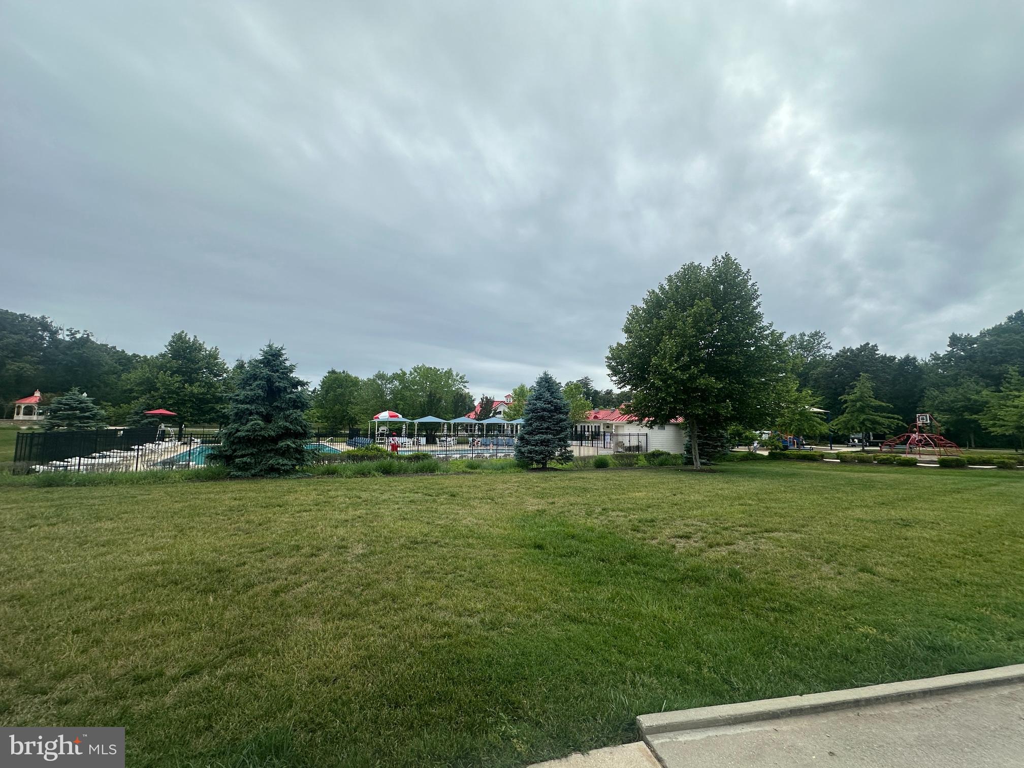 CREEKSIDE VILLAGE AT TANYARD SPRINGS - Residential