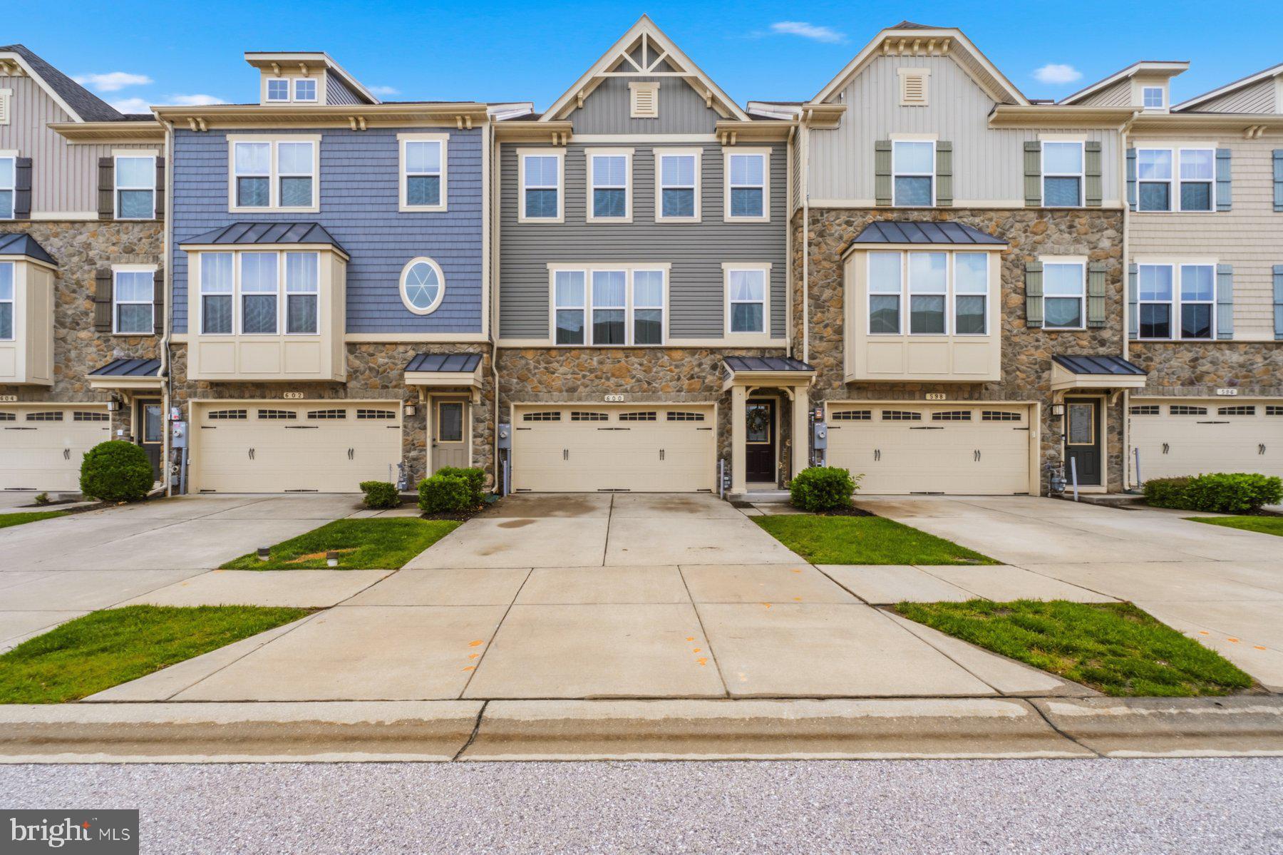CREEKSIDE VILLAGE AT TANYARD SPRINGS - Residential