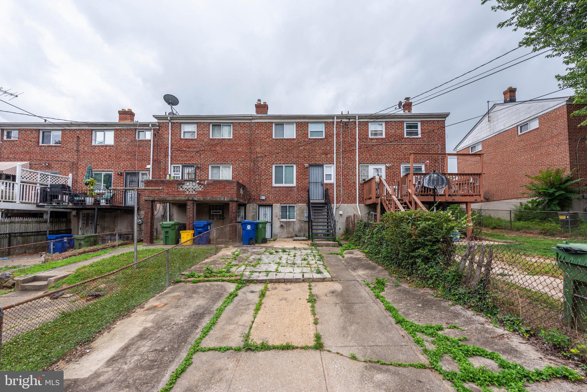 YALE HEIGHTS - Residential