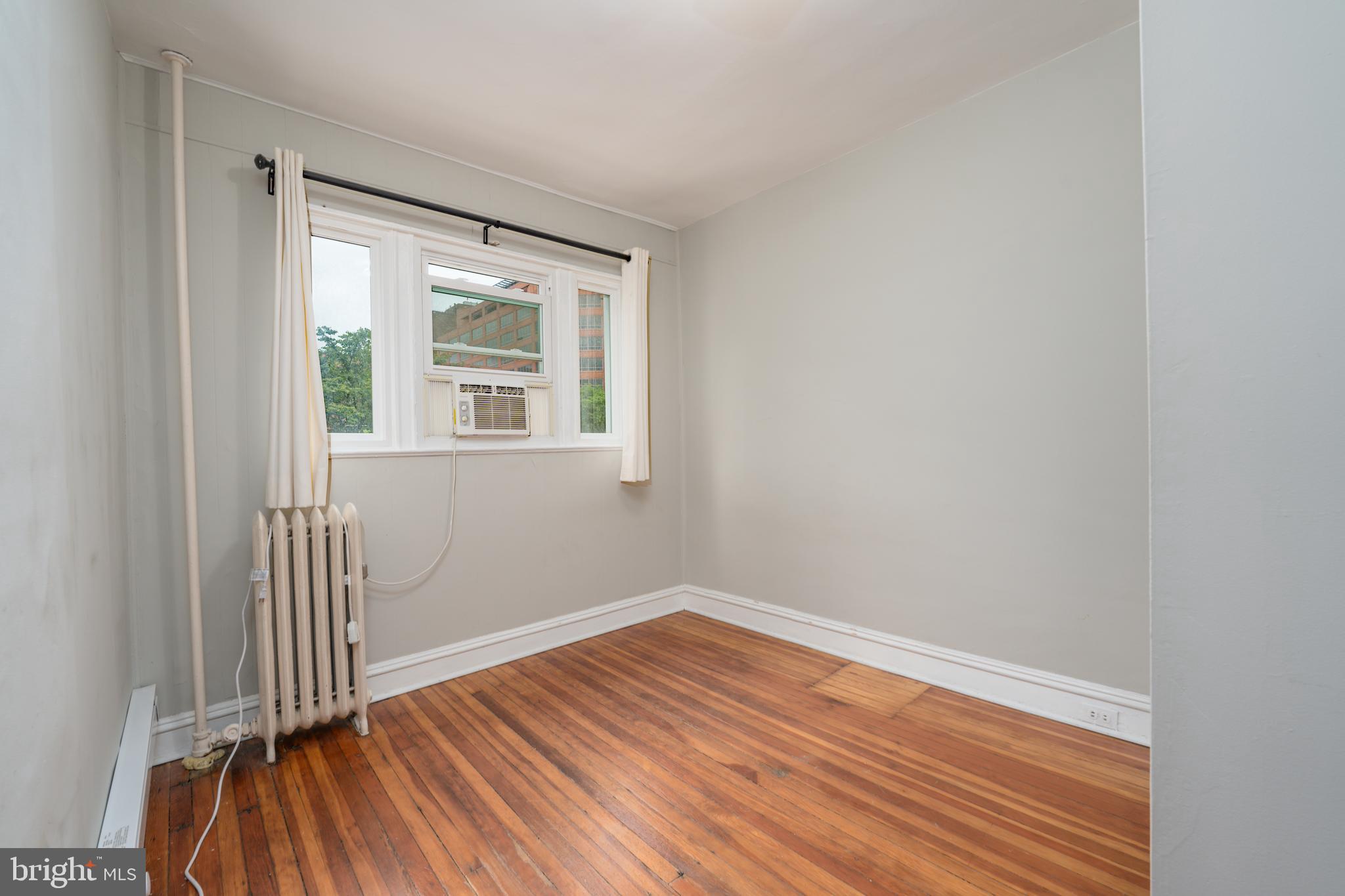 OAKENSHAWE HISTORIC DISTRICT - Residential Lease