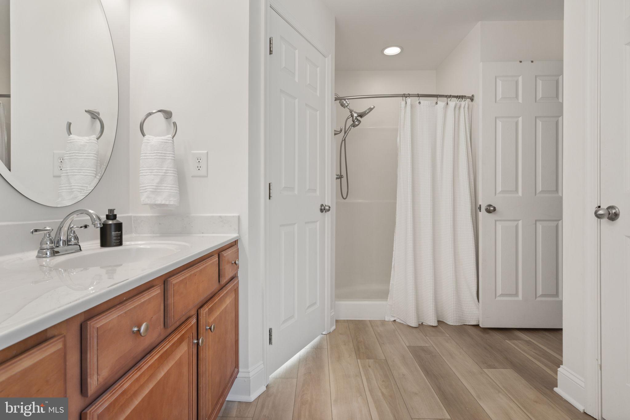 ROSE RUN - Residential