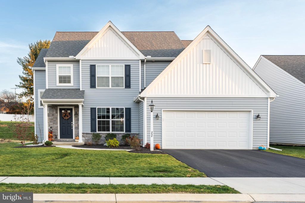 Photo of 456 Parkside Way, LITITZ, PA 17543 (MLS # PALA2084960)