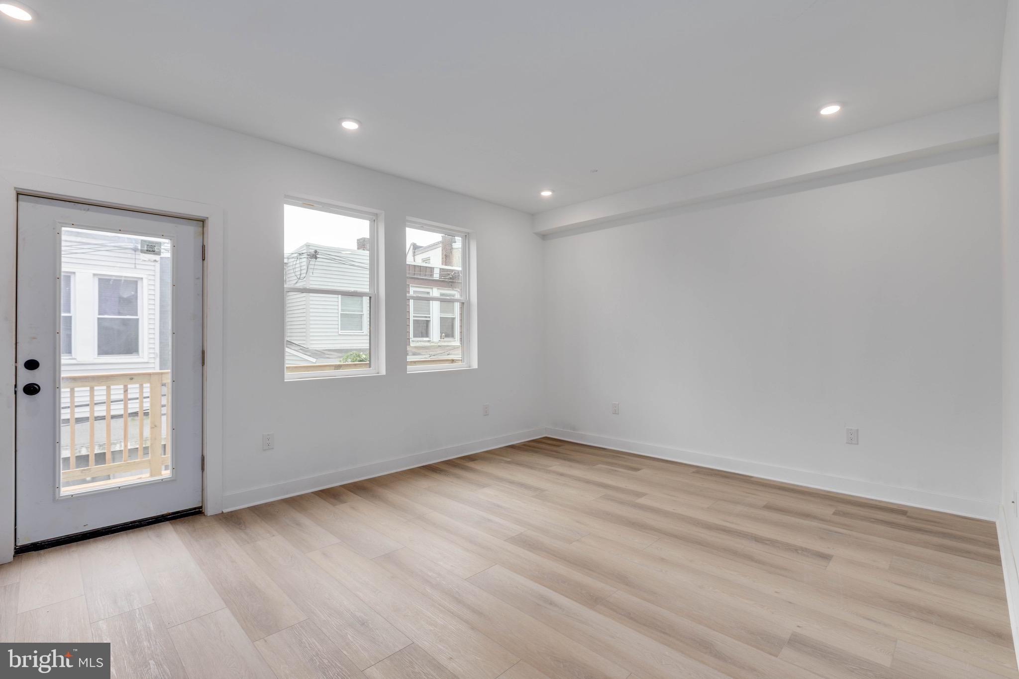 MANTUA - Residential Lease