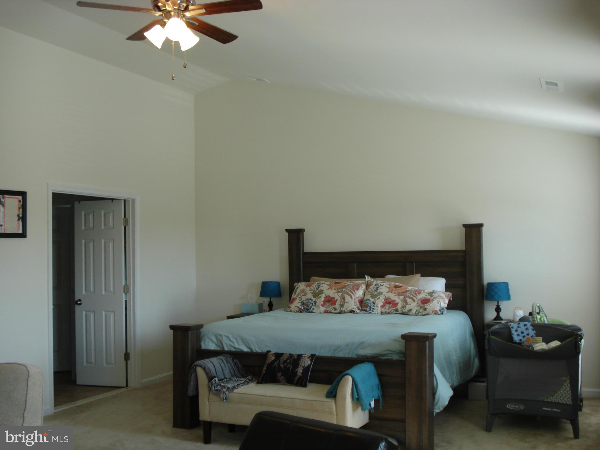 SEASONS LANDING - Residential