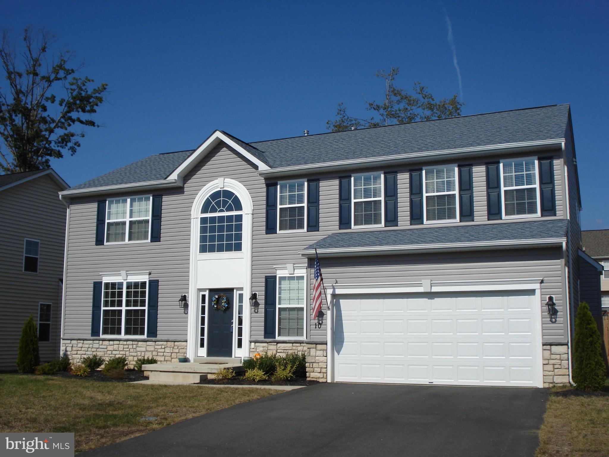 SEASONS LANDING - Residential