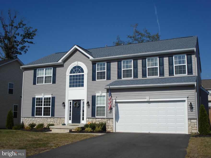 Beautiful 5bd 3.5bth home awaits u. Huge master w upgrd mastr bth, fenced yard, deck, gourmet kitchen, granite top, island, gas cktp, SS appliances, backsplash, huge dinning room, formal living/study, hrdwds on main lvl, tiled bathrooms, 5th bdrm in bsmt and huge rec area. Dual zone systm. Inground sprinklrs, Close prox to I95 & VRE, schools. great location.