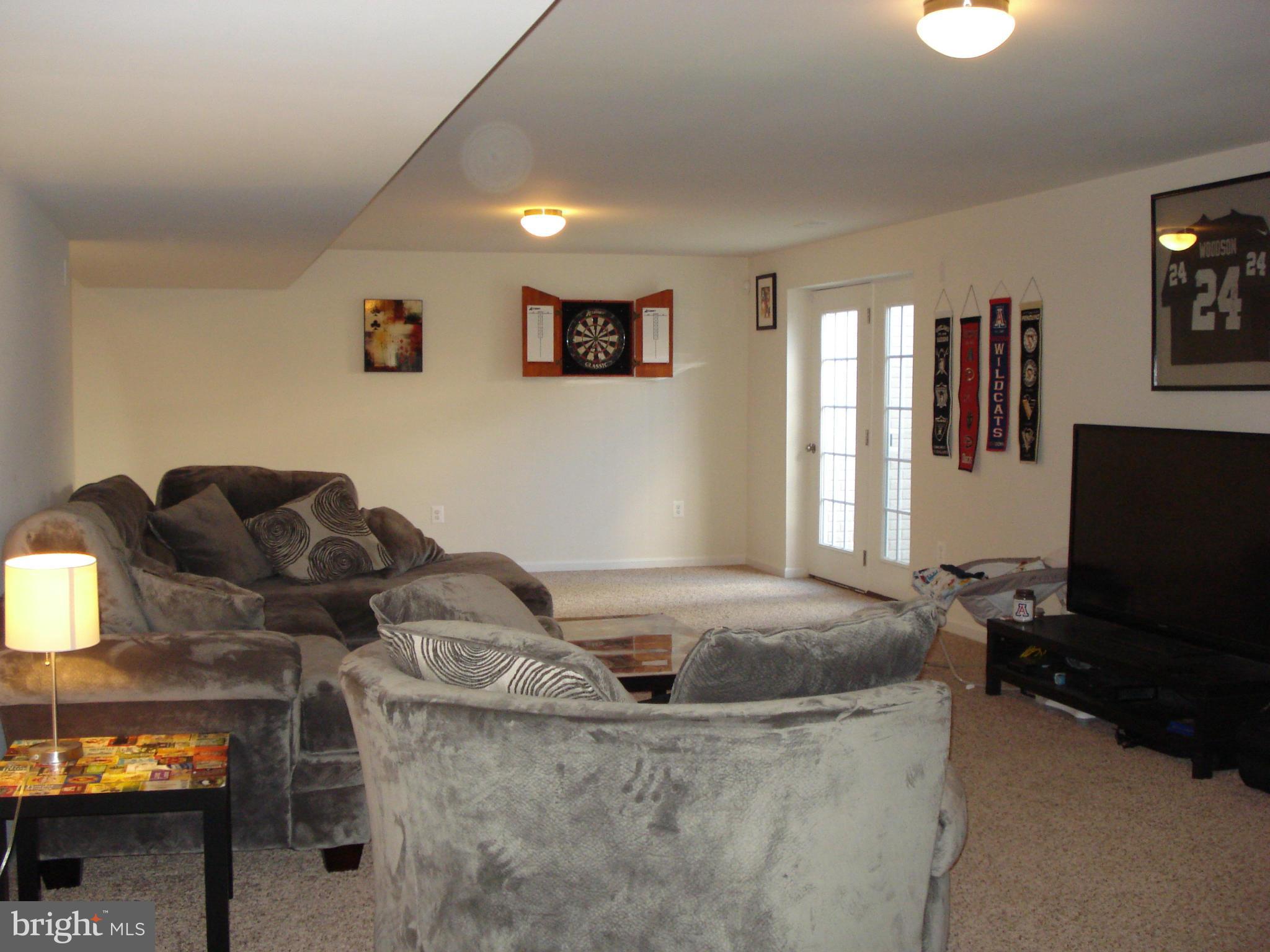 SEASONS LANDING - Residential