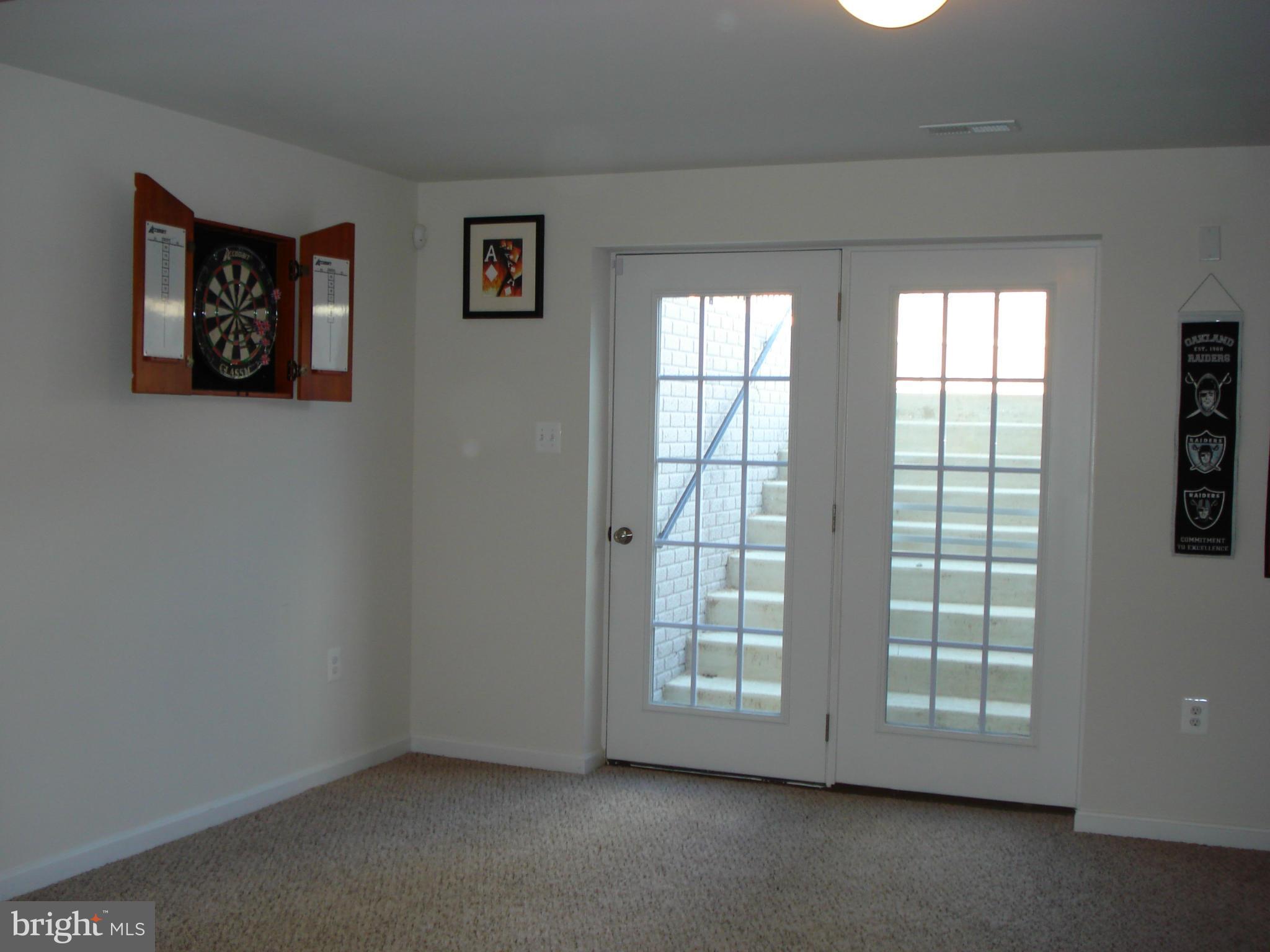 SEASONS LANDING - Residential