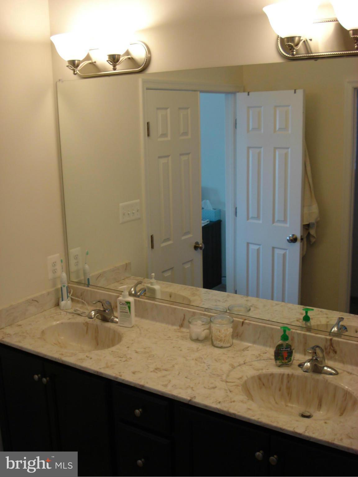 SEASONS LANDING - Residential