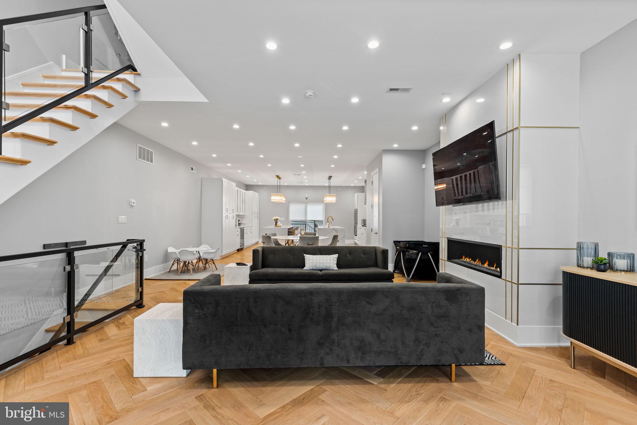 FAIRMOUNT - Residential