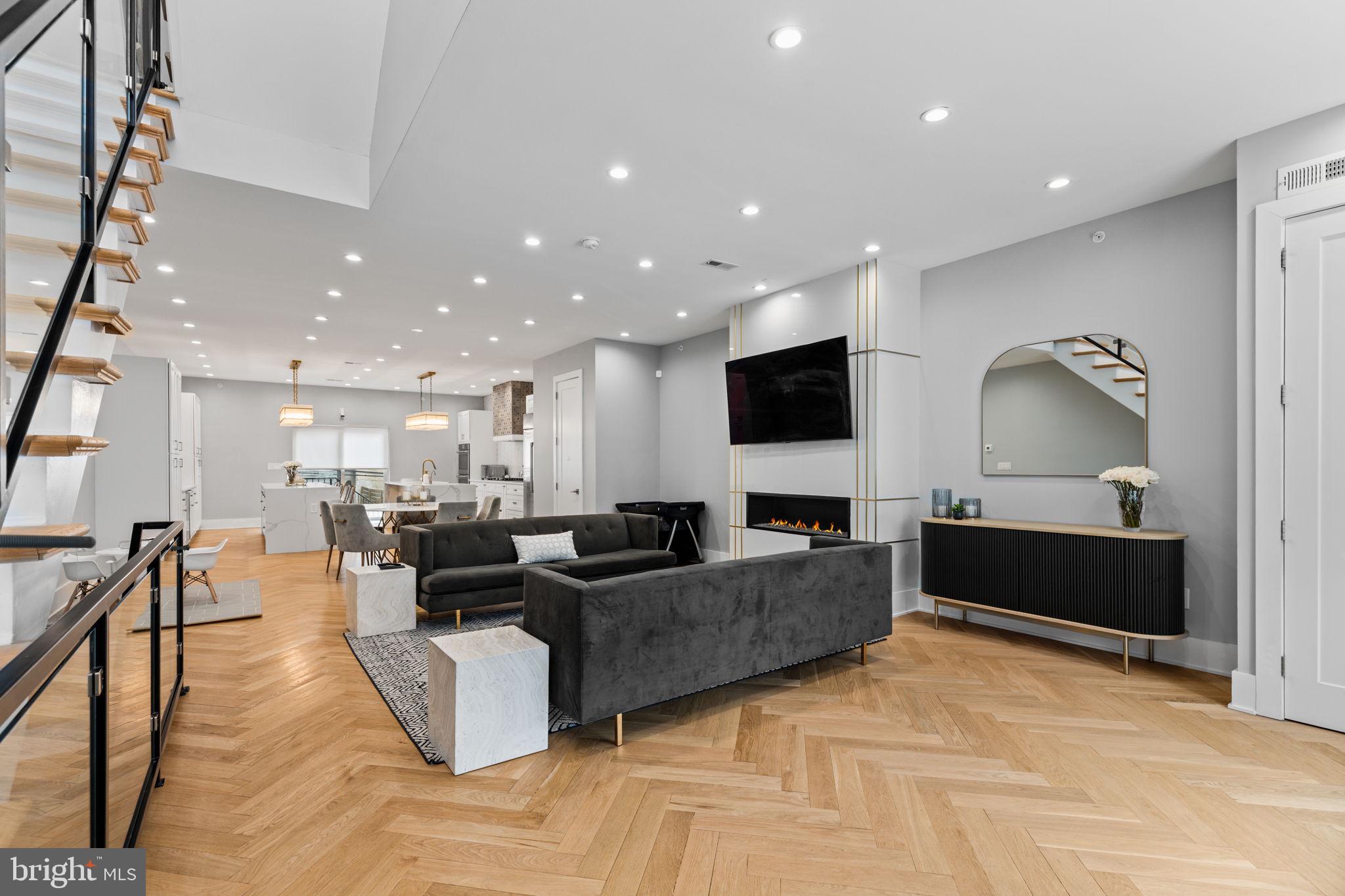 FAIRMOUNT - Residential