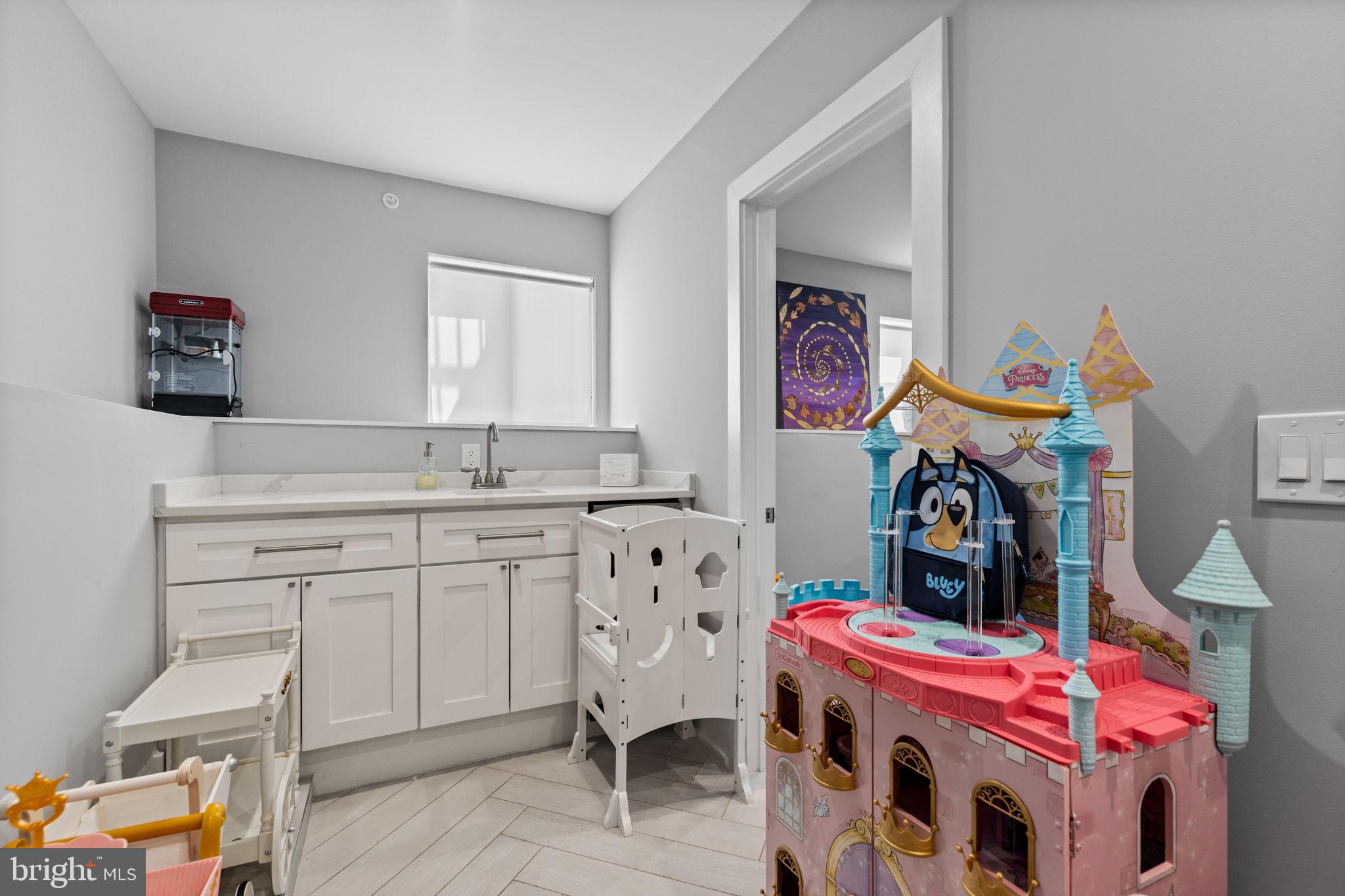 FAIRMOUNT - Residential