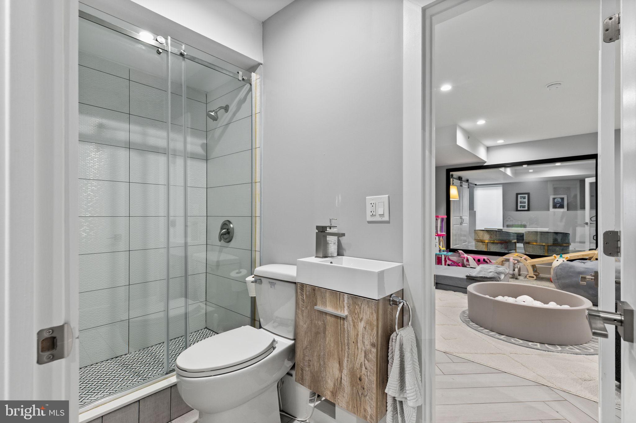 FAIRMOUNT - Residential