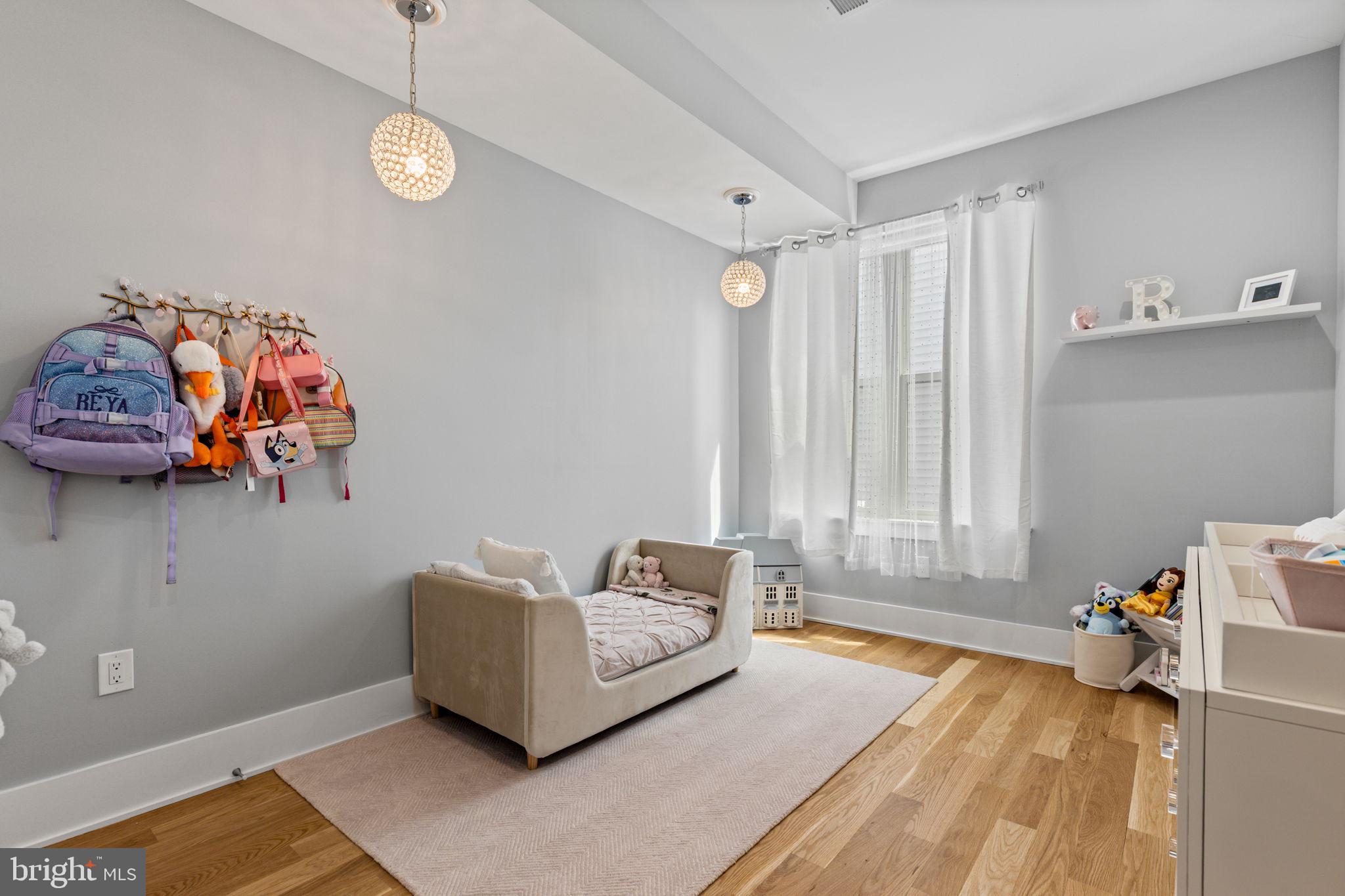 FAIRMOUNT - Residential