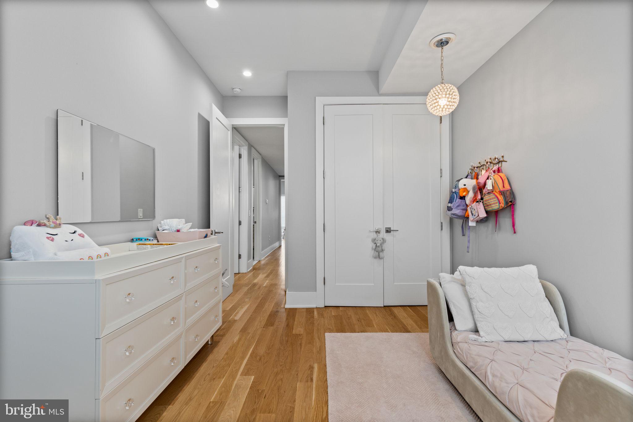 FAIRMOUNT - Residential
