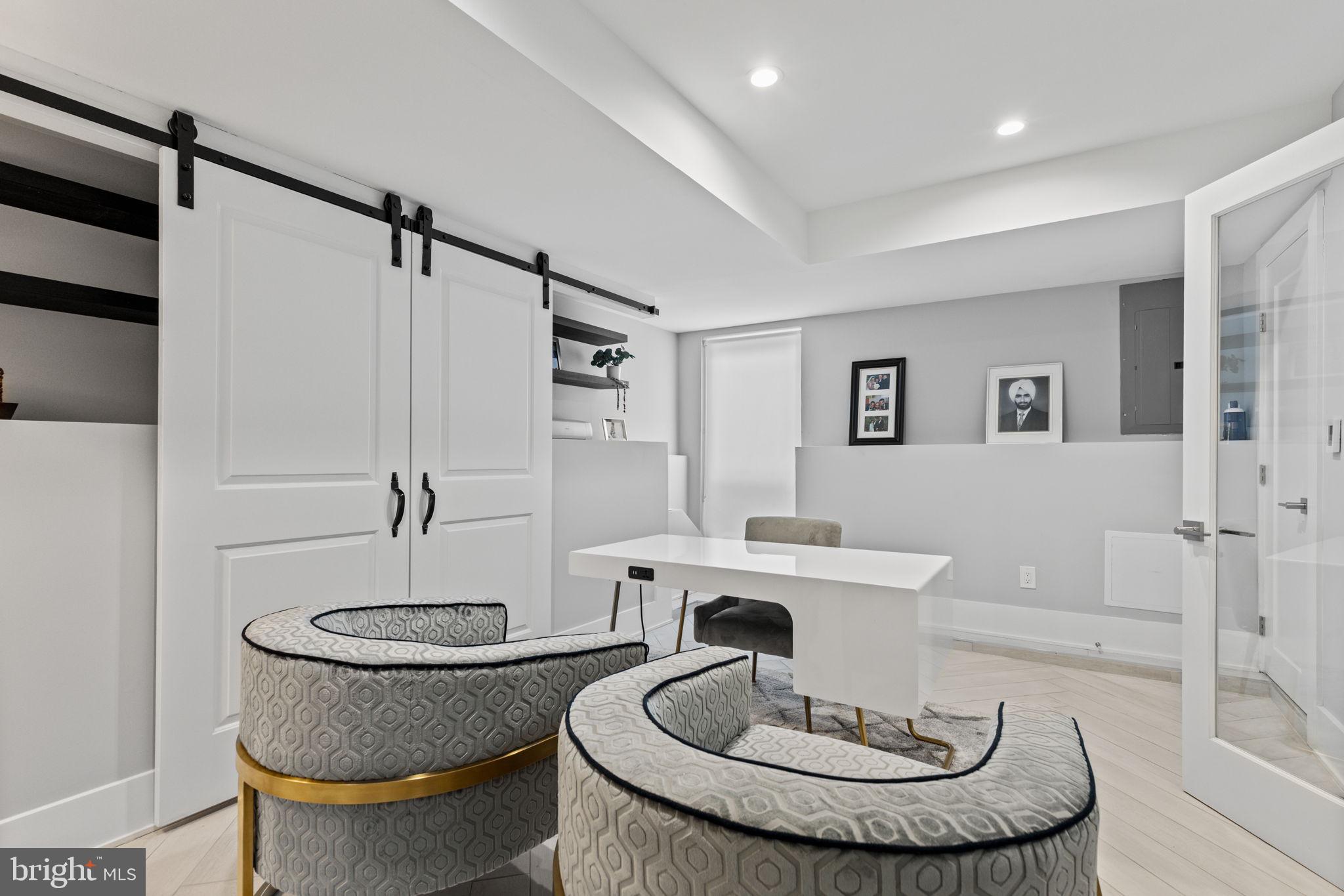 FAIRMOUNT - Residential