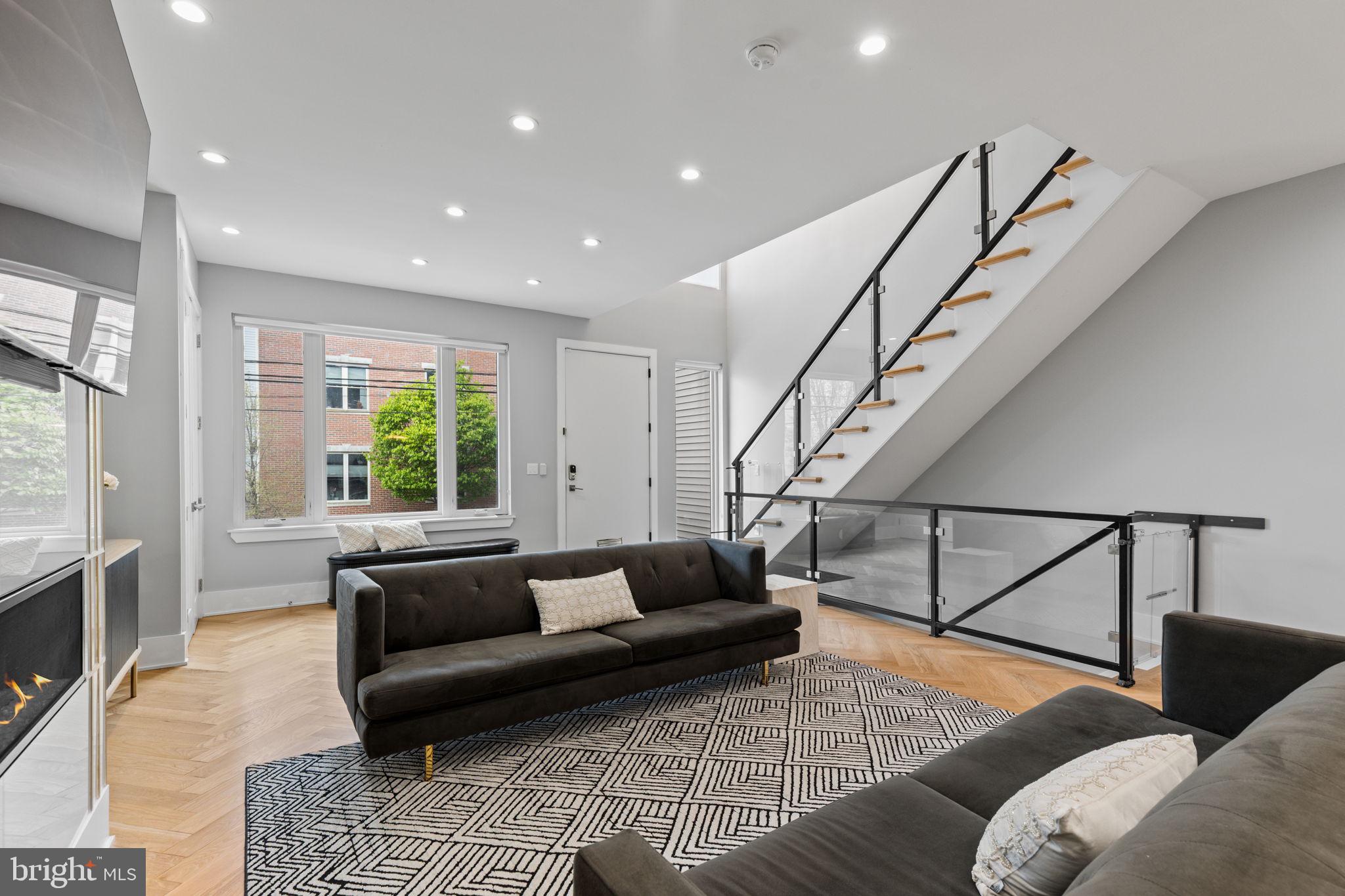 FAIRMOUNT - Residential
