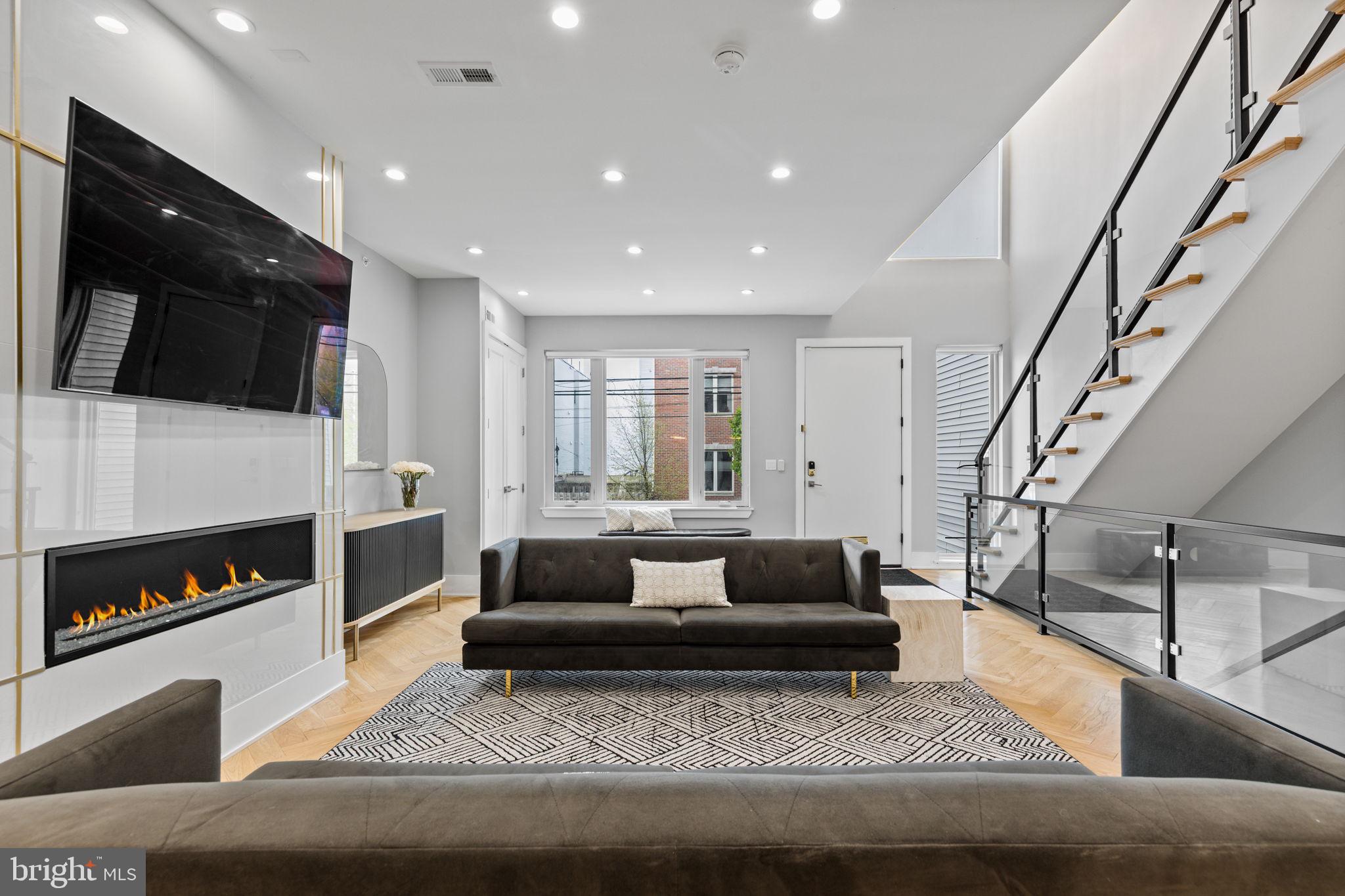 FAIRMOUNT - Residential