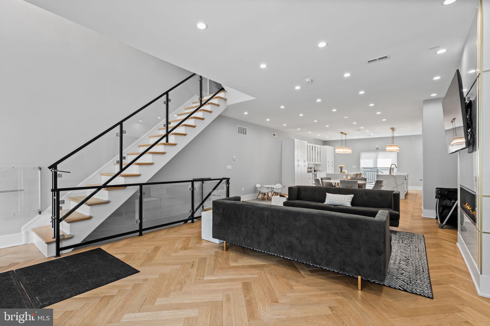FAIRMOUNT - Residential
