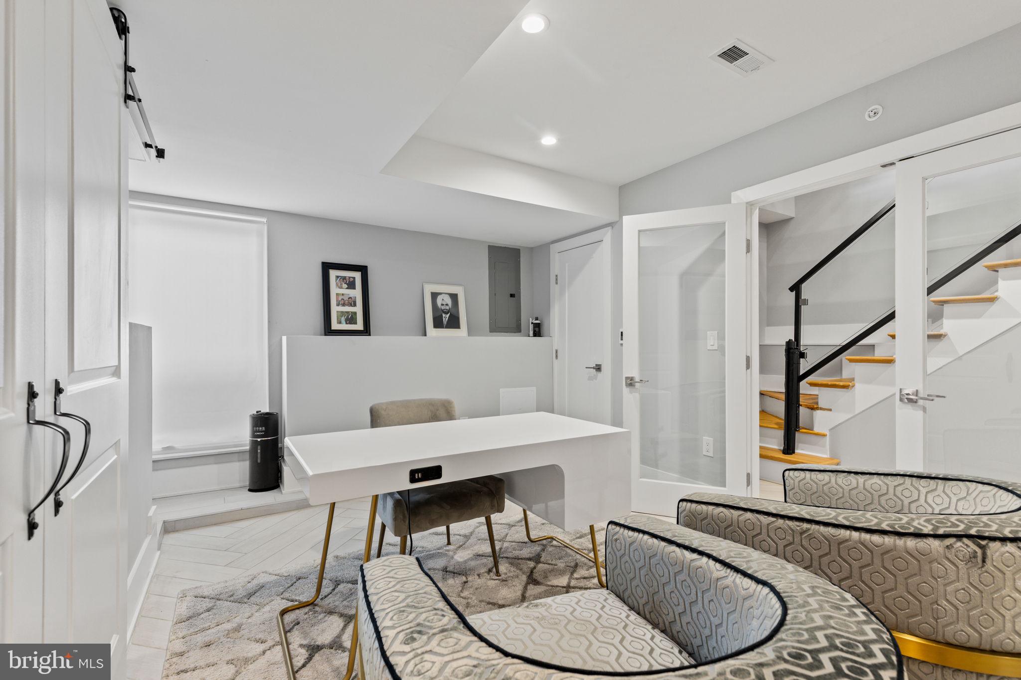 FAIRMOUNT - Residential
