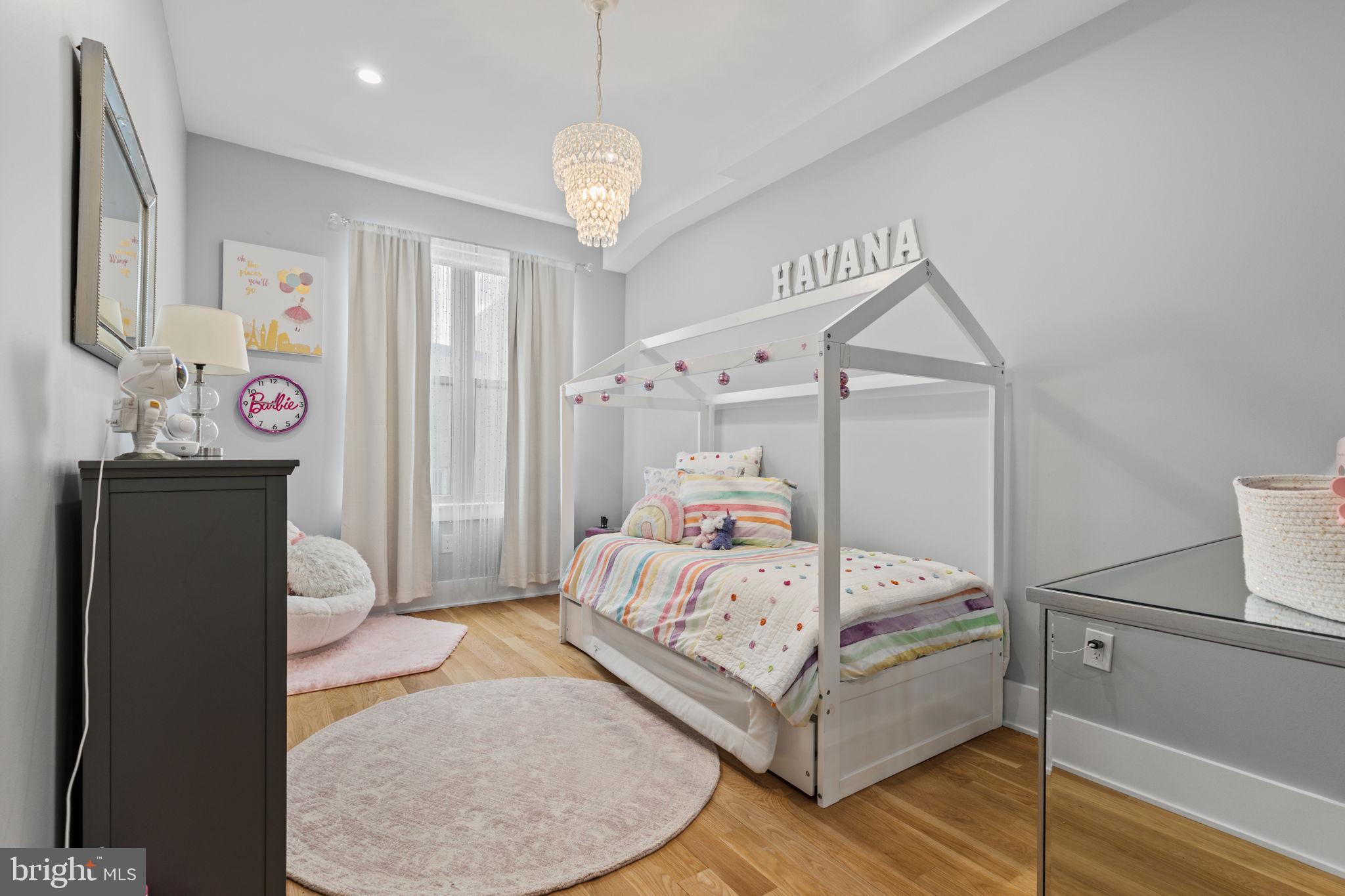 FAIRMOUNT - Residential