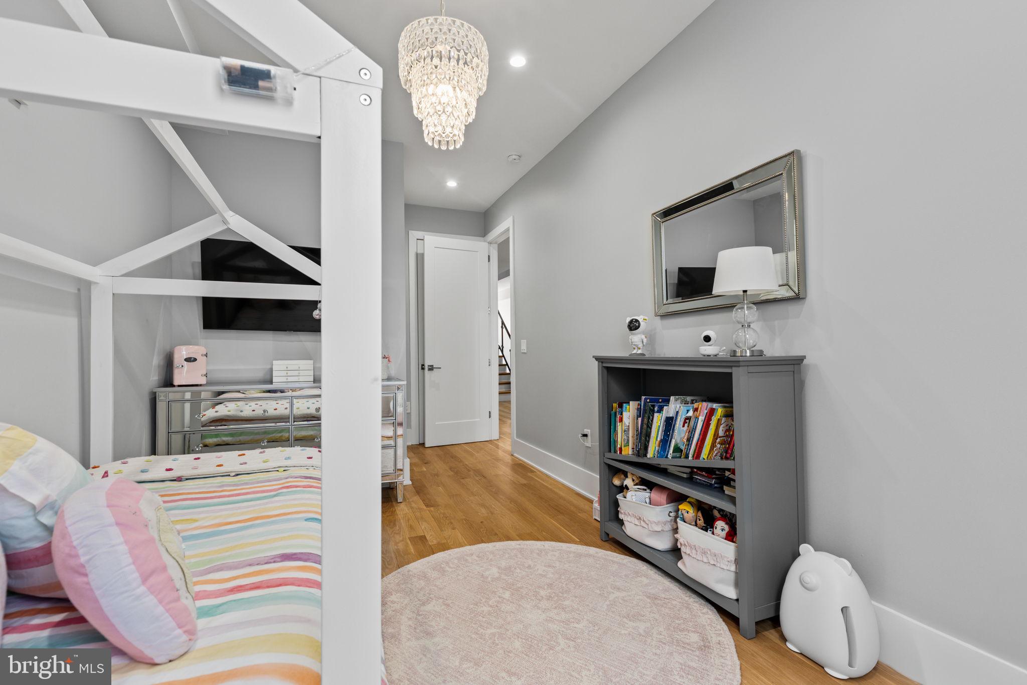 FAIRMOUNT - Residential
