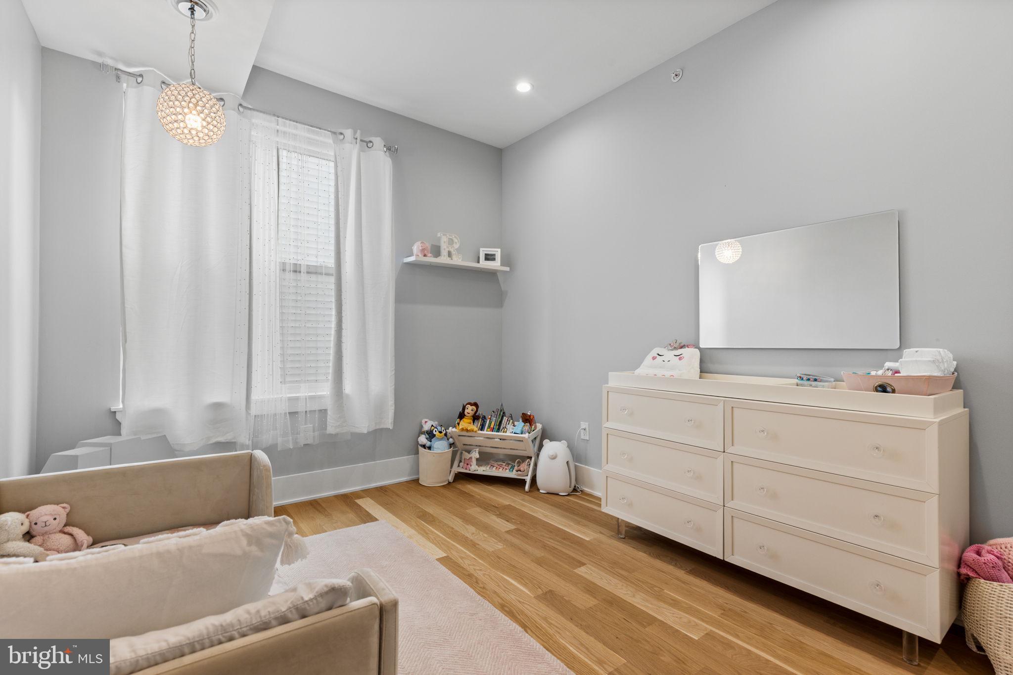 FAIRMOUNT - Residential
