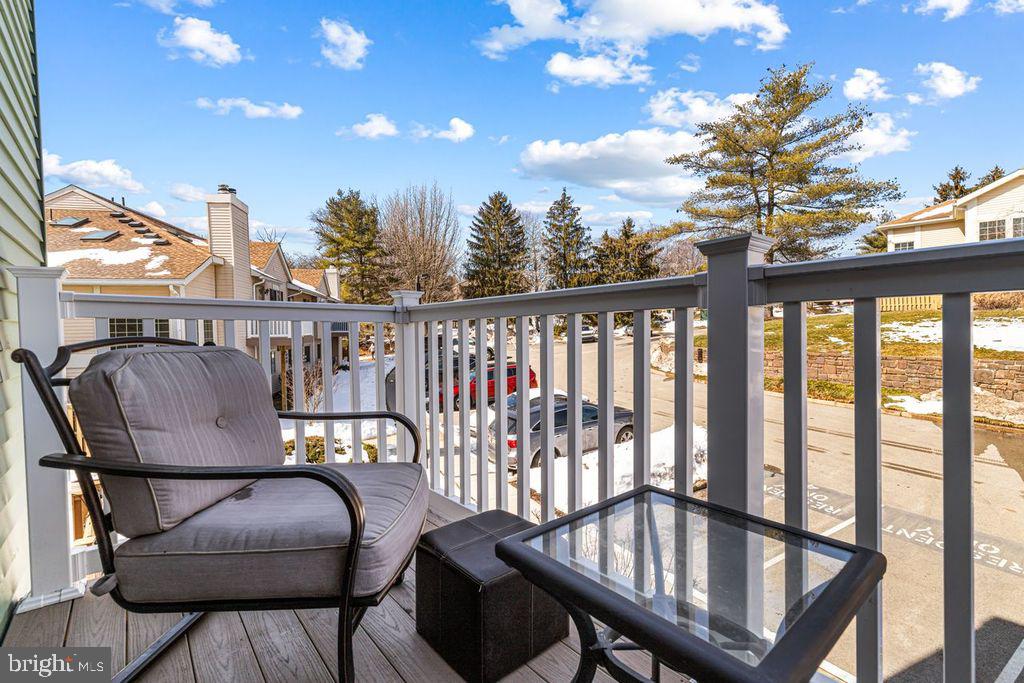 SAW MILL VALLEY - Residential