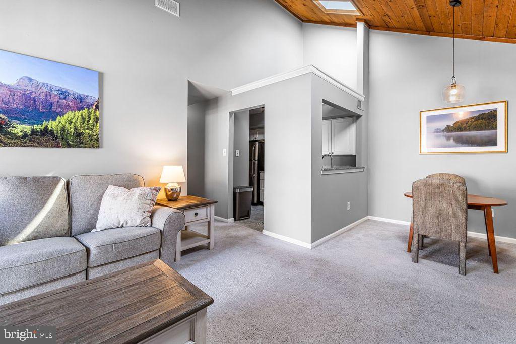 SAW MILL VALLEY - Residential