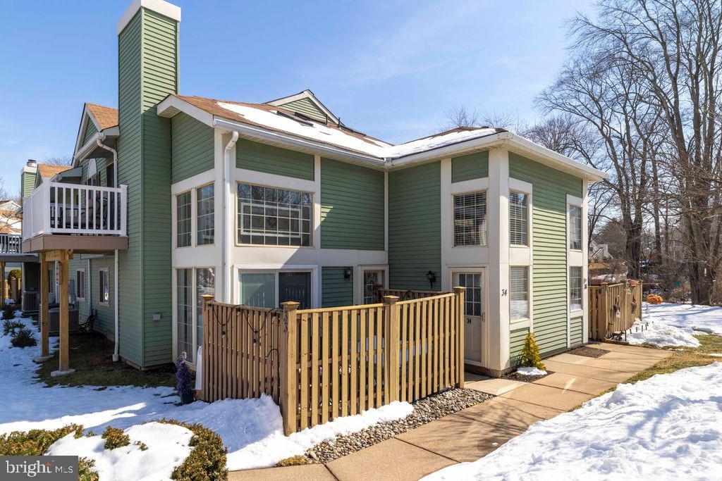 SAW MILL VALLEY - Residential