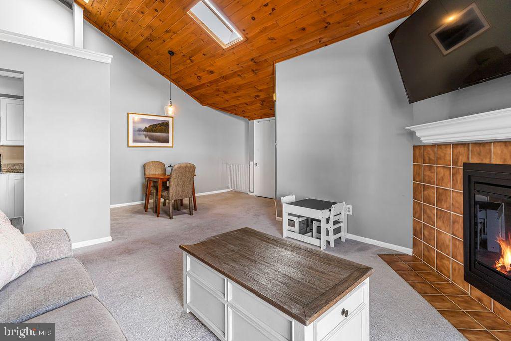 SAW MILL VALLEY - Residential