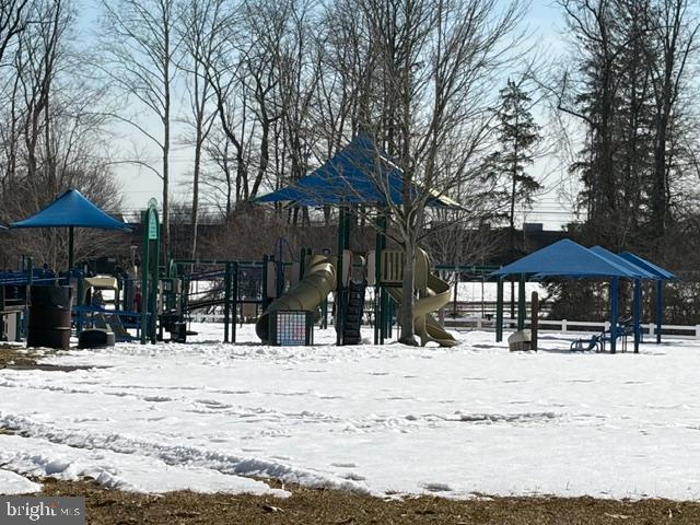 SAW MILL VALLEY - Residential