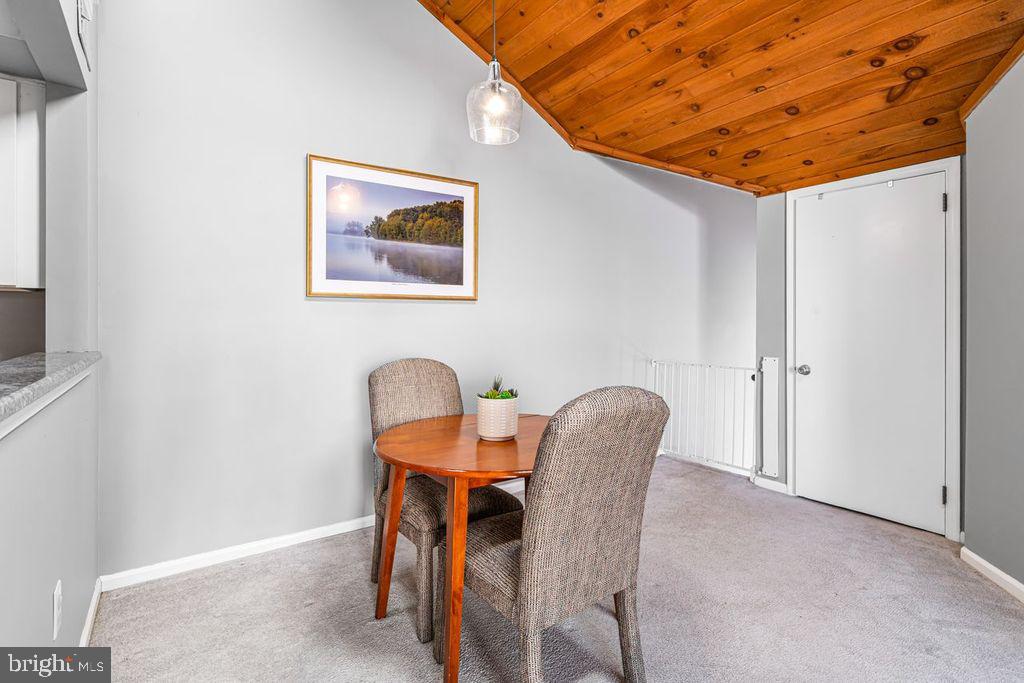 SAW MILL VALLEY - Residential