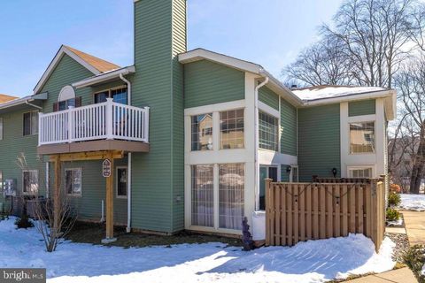 34 BROOKSIDE COURT 34 HORSHAM PA 19044