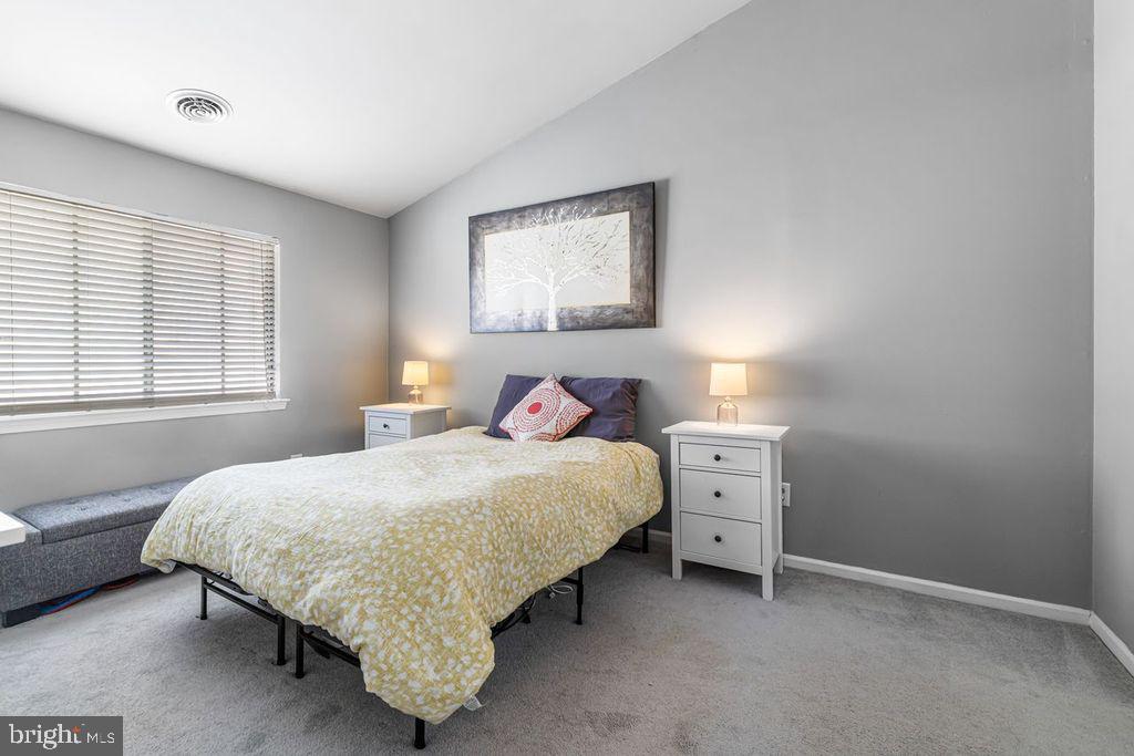 SAW MILL VALLEY - Residential