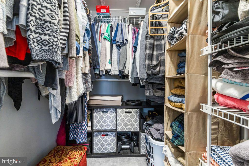 SAW MILL VALLEY - Residential